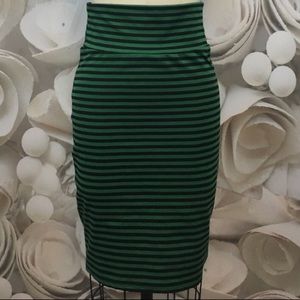 LulaRoe Small Cassie Skirt